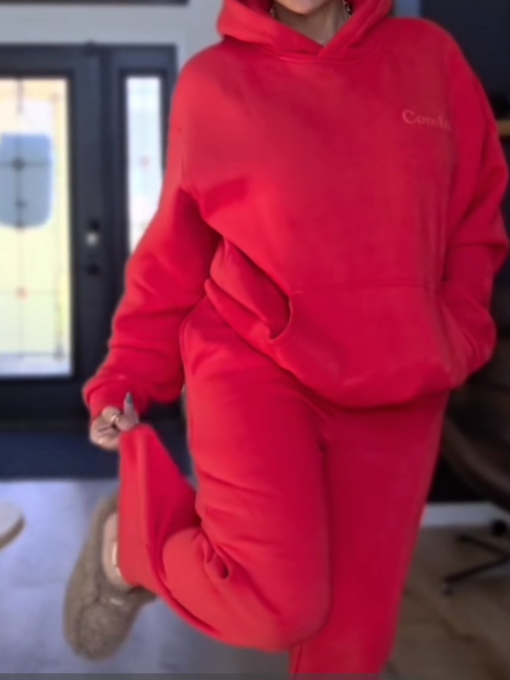 Comfrt Crimson Red Sweatsuit Set Hoodie Sweatpants Size M NWOT TikTok Viral - Picture 6 of 6
